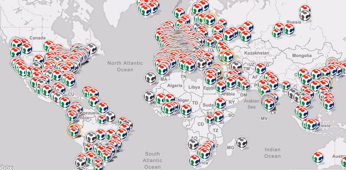 Global map showing the worldwide distribution of FabLabs marked with colorful icons
